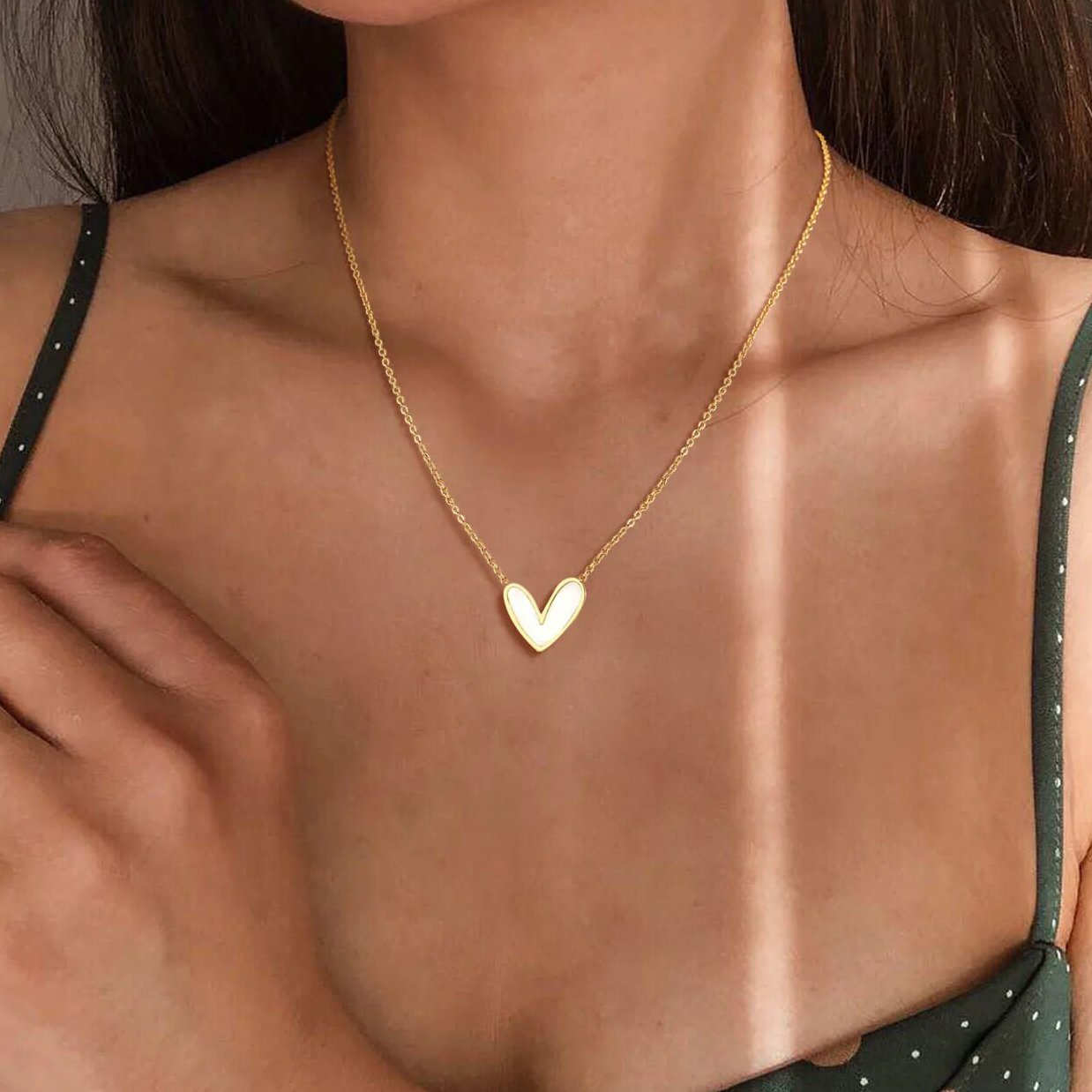 store_01H8MMFA1SVJE57V382VVYFRFB_assets_1700178146472-Heart-Necklace-Pendant-Women-White-Seashell-Charms-Stainless-Steel-Jewelry-4